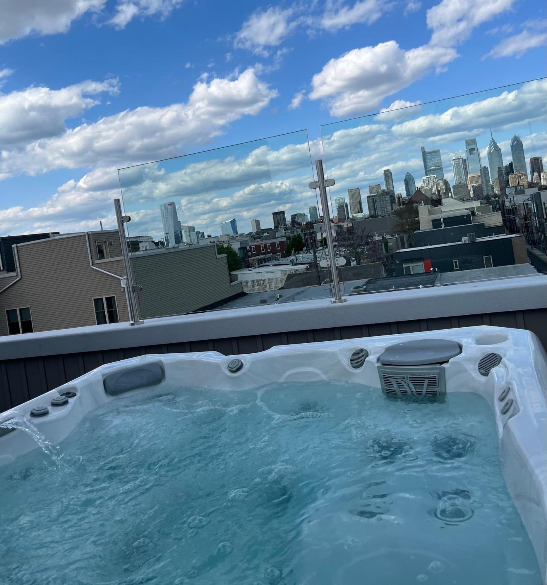 Hot Tub Four Seasons